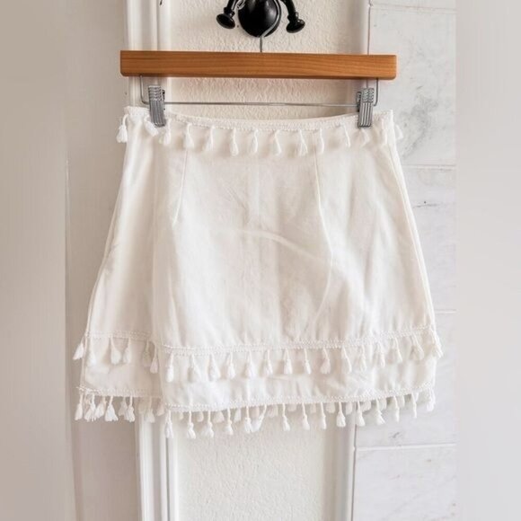 White Mini Skirt Size Small with Tassels - Picture 12 of 16